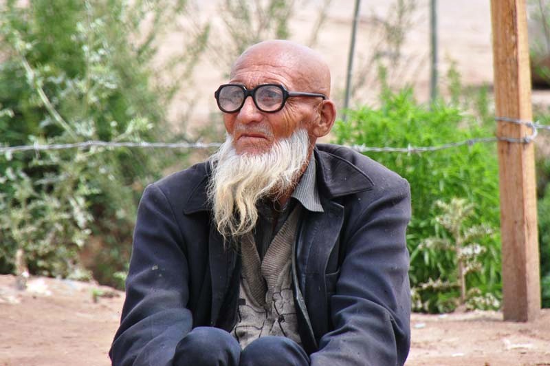 Beobachter am RandImages_XinJiang/Day4_1/Markt39.jpgImages_XinJiang/Day4_1/Markt39.jpg